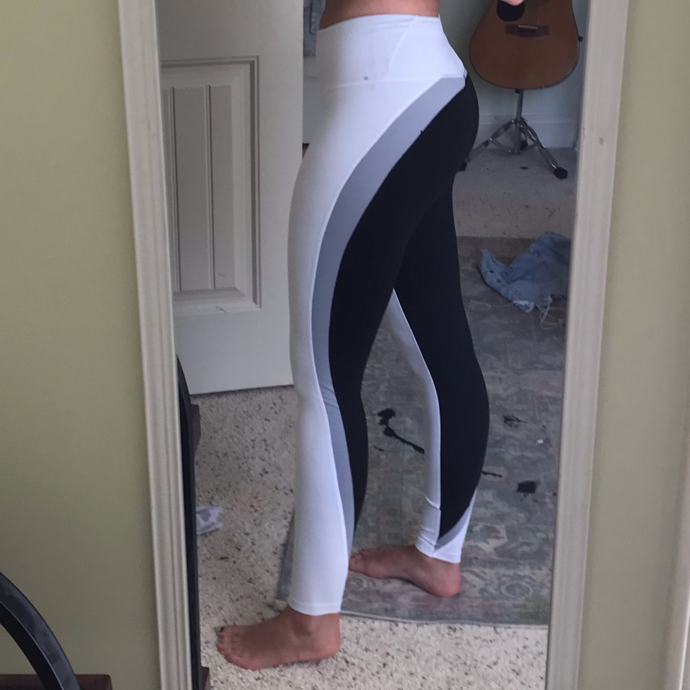 Black and white leggings!